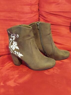 Women’s Brown Suede Ankle Booties with Decorative Butterfly Accents